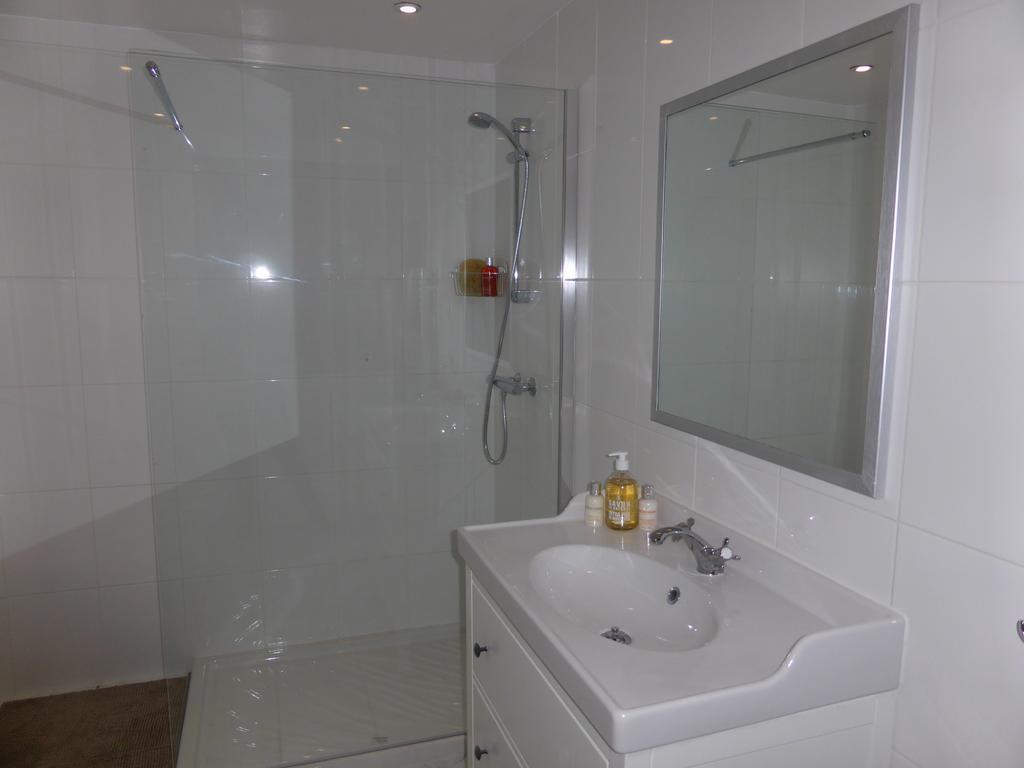 Bed and Breakfast Bedbreakfastbikespyrenees à Loubieres Chambre photo