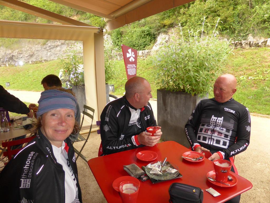 Bed and Breakfast Bedbreakfastbikespyrenees à Loubieres Extérieur photo